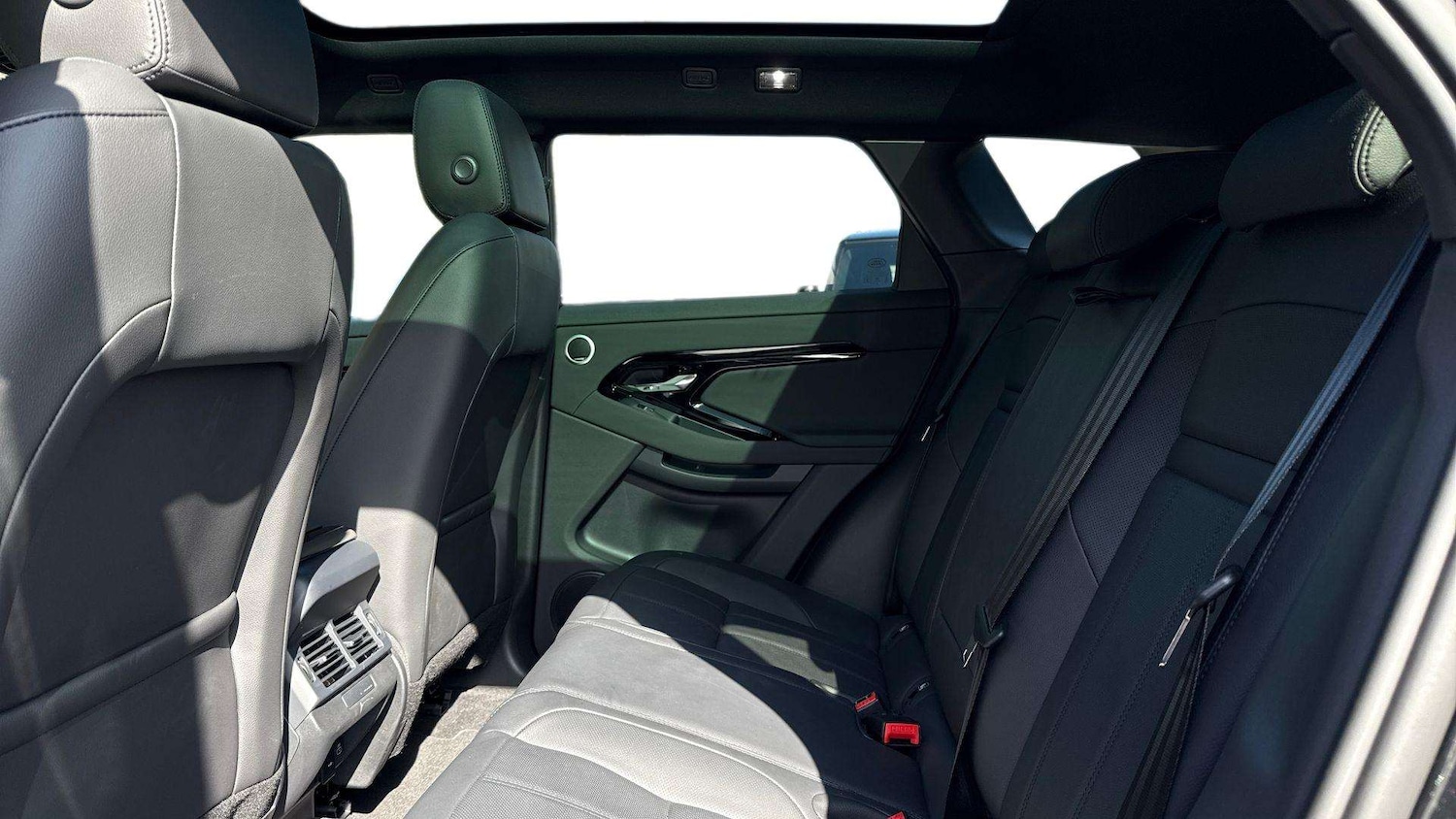 Used Land Rover Range Rover Evoque 2025 for sale - 76460306: Photo 4