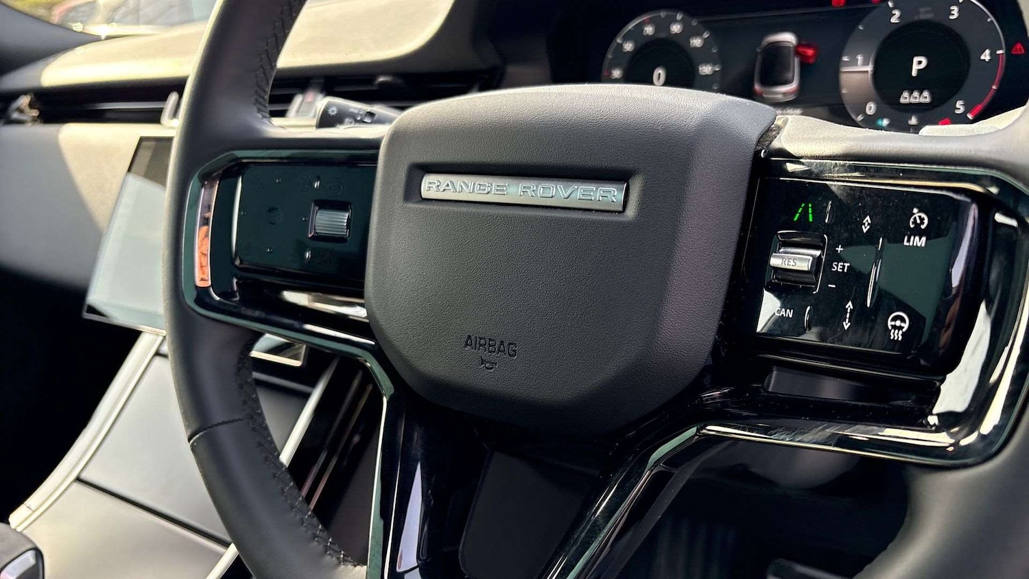 Used Land Rover Range Rover Evoque 2025 for sale - 77527077: Photo 31