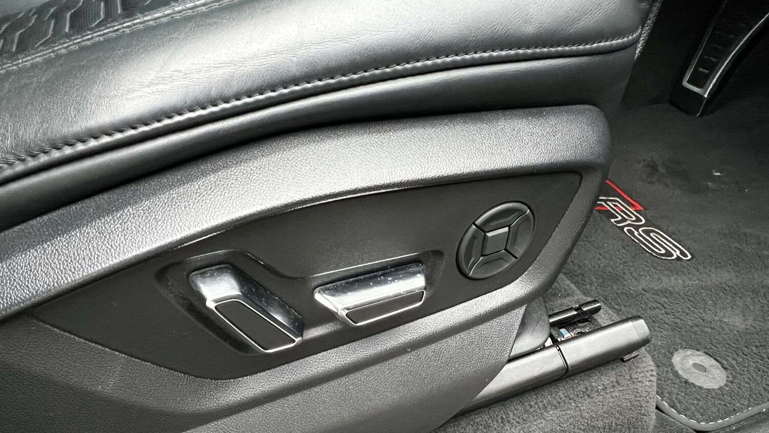 Used Audi RS Q8 2021 for sale - 76851591: Photo 35