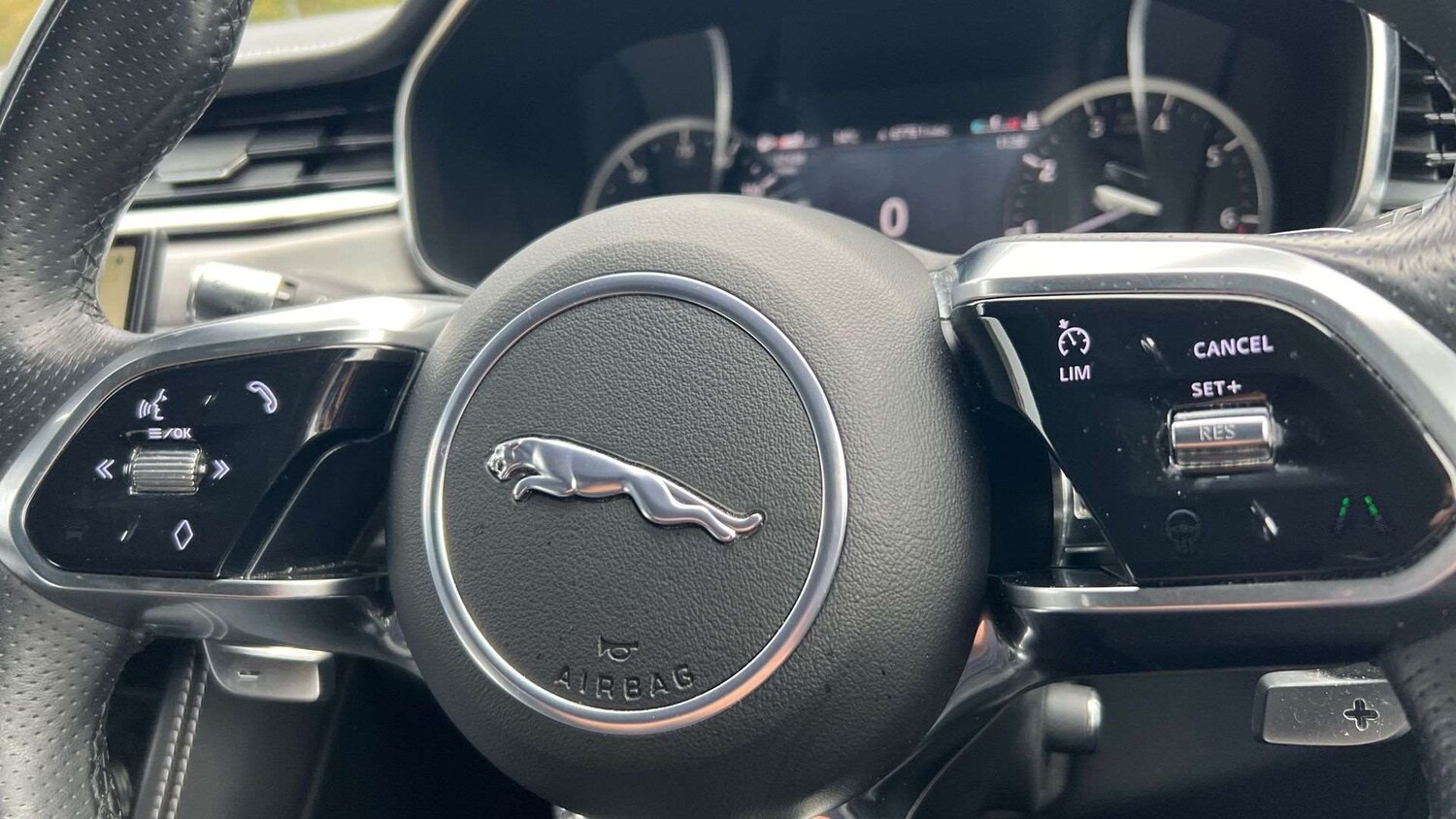 Used Jaguar F-Pace 2022 for sale - 76460462: Photo 28