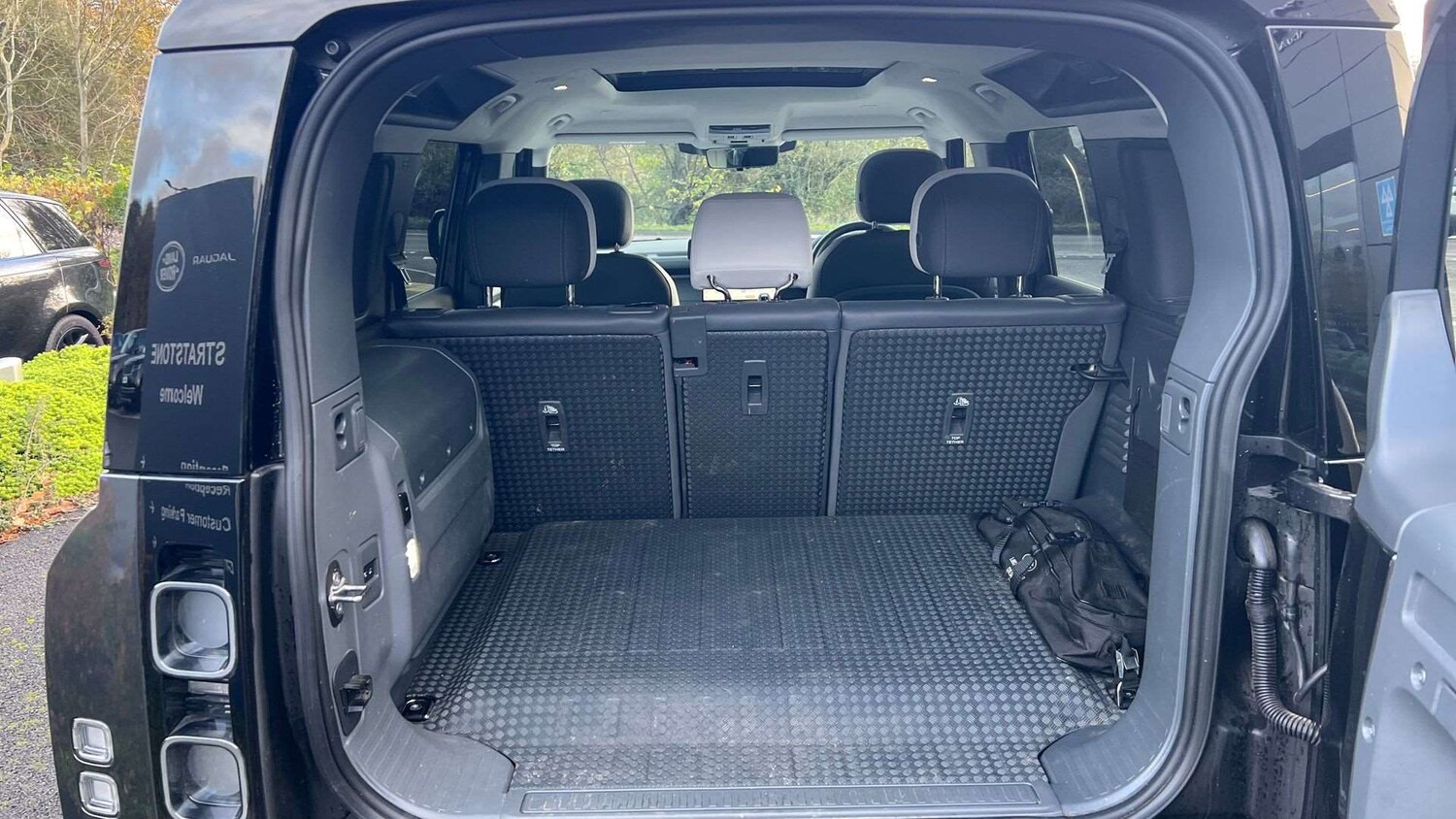 Used Land Rover Defender 2024 for sale - 76587671: Photo 10