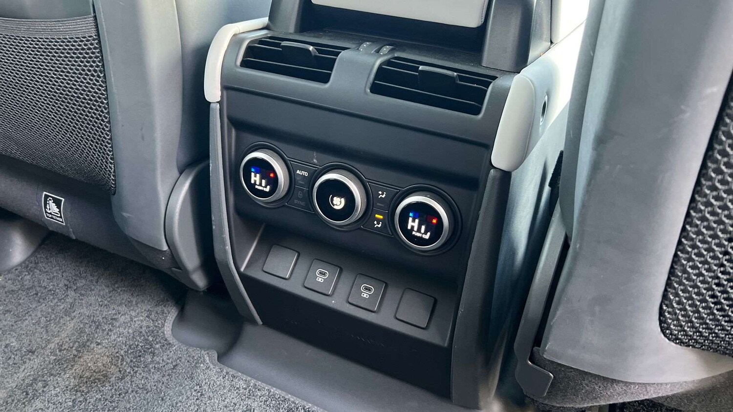 Used Land Rover Defender 2024 for sale - 76587671: Photo 18