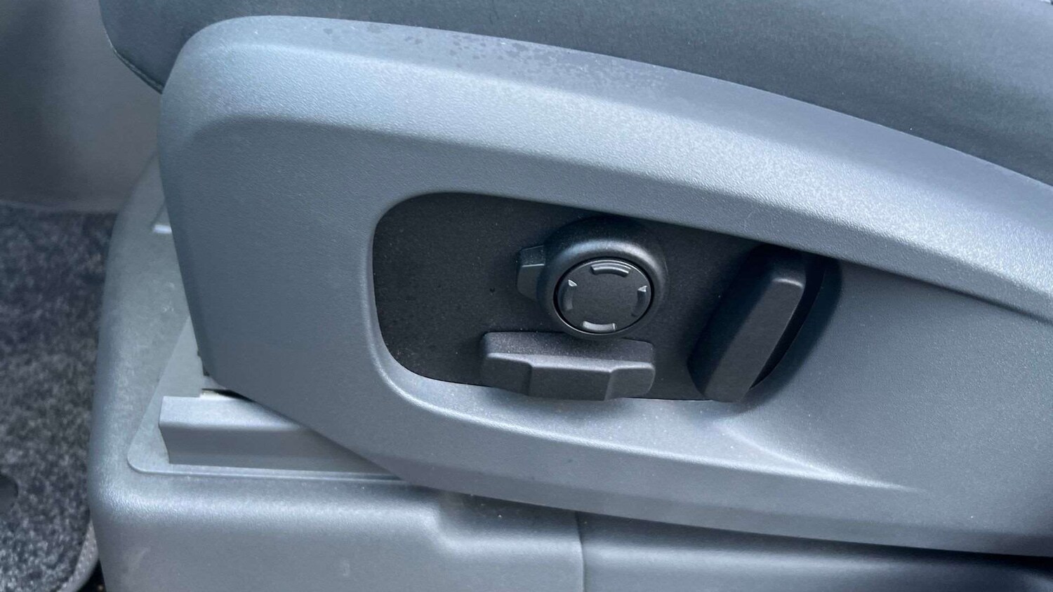 Used Land Rover Defender 2024 for sale - 76587671: Photo 30