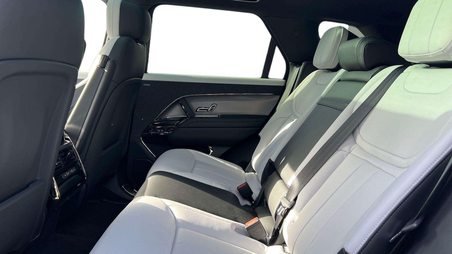 Used Land Rover Range Rover Sport 2025 for sale - 76460002: Photo 4