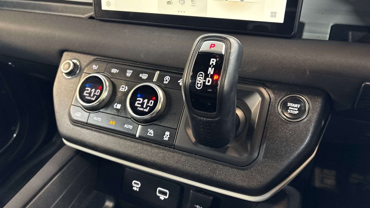 Used Land Rover Defender 2023 for sale - 77093423: Photo 13