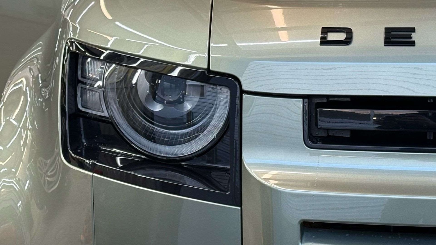 Used Land Rover Defender 2023 for sale - 77093423: Photo 17