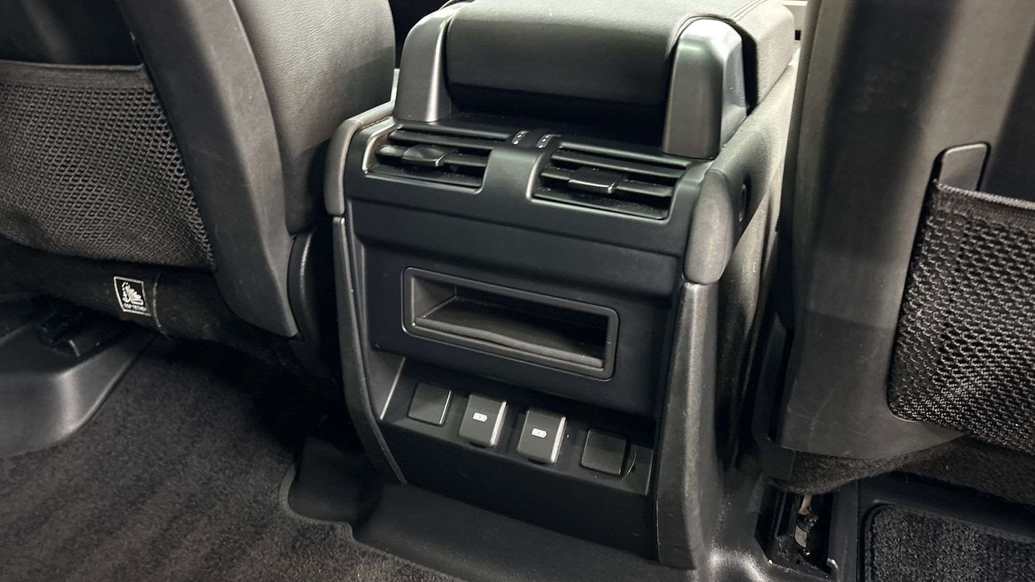 Used Land Rover Defender 2023 for sale - 77093423: Photo 18