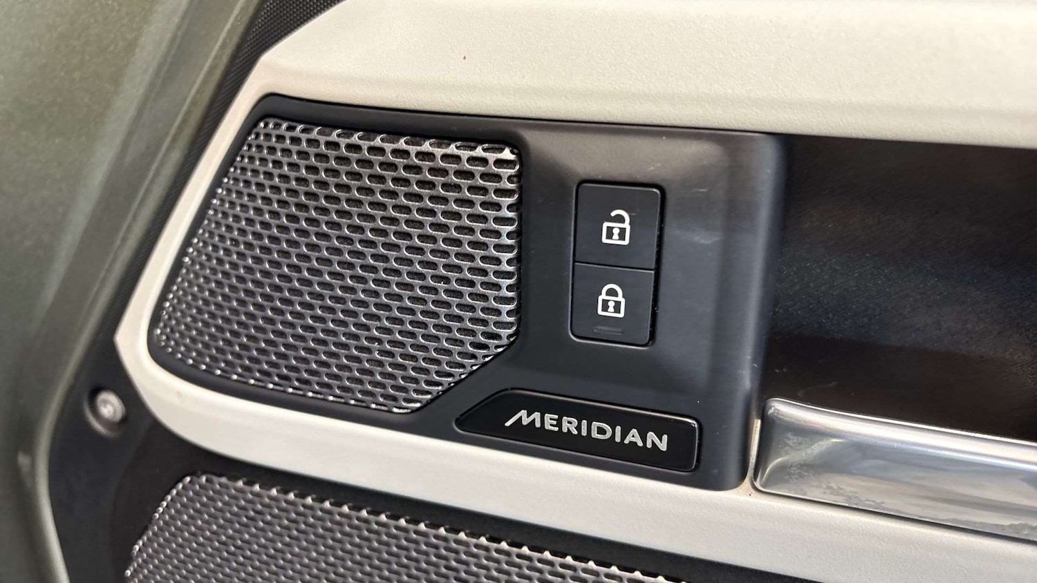 Used Land Rover Defender 2023 for sale - 77093423: Photo 24