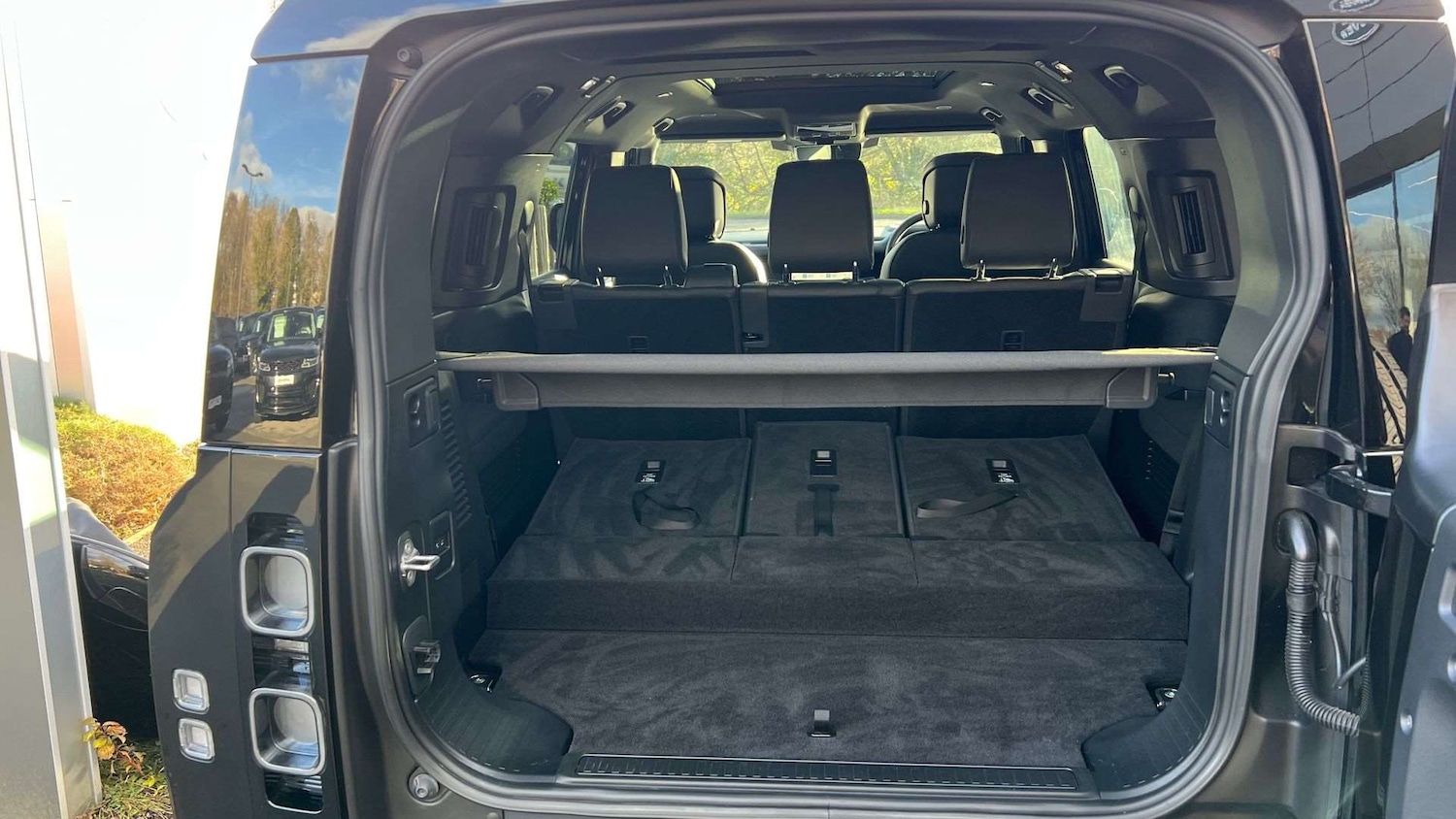 Used Land Rover Defender 2023 for sale - 76564325: Photo 10