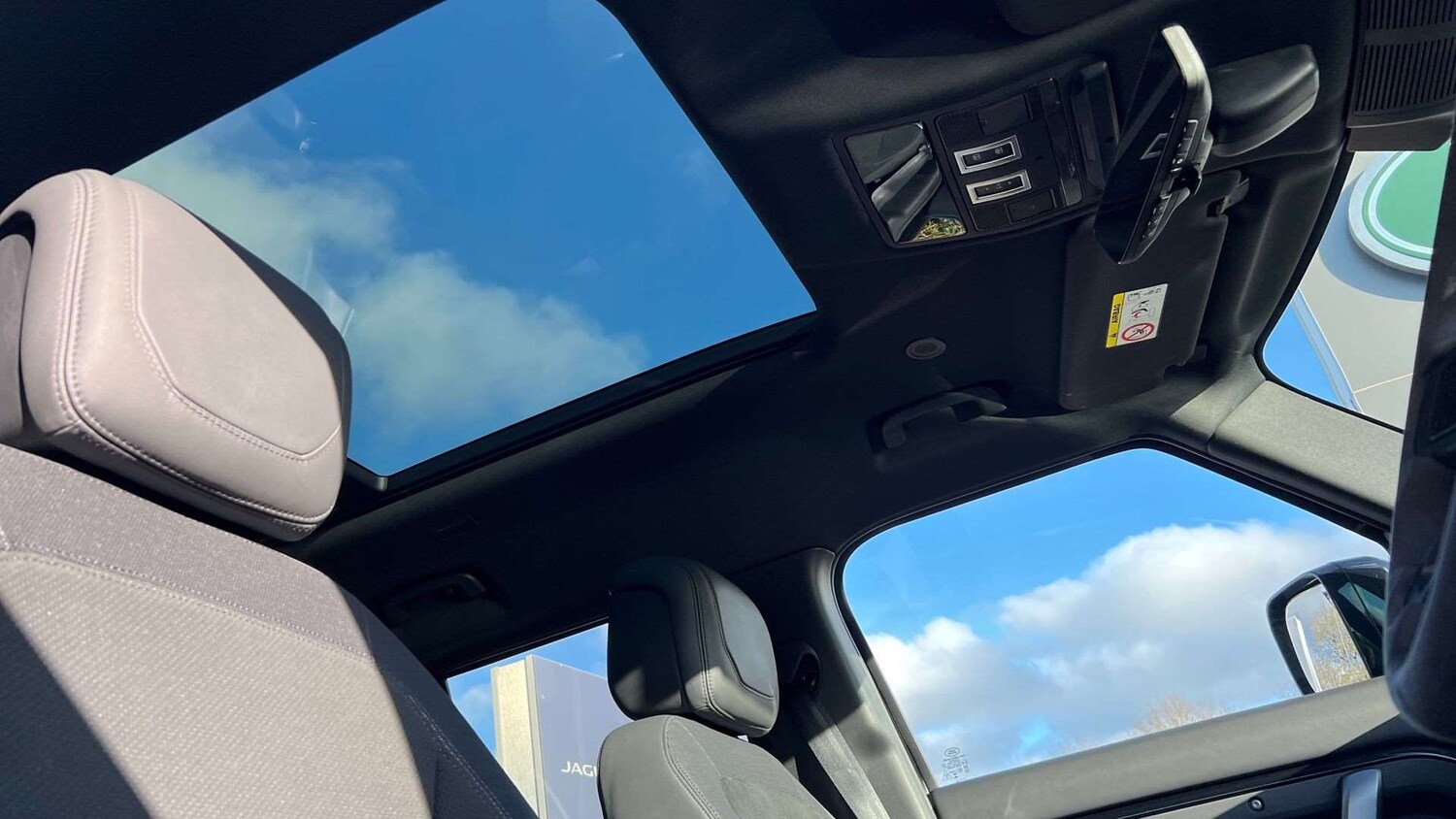 Used Land Rover Defender 2023 for sale - 76564325: Photo 21