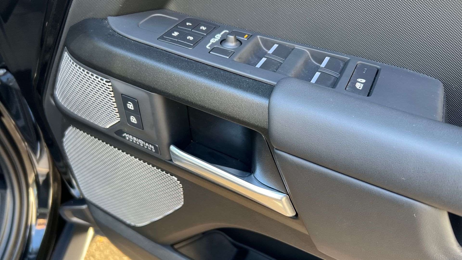 Used Land Rover Defender 2023 for sale - 76564325: Photo 25