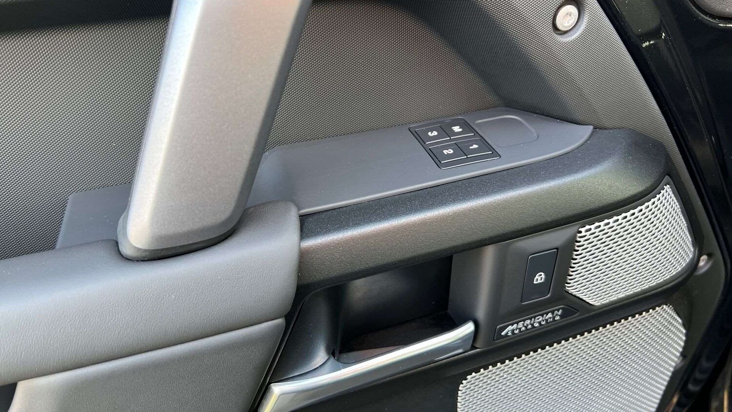 Used Land Rover Defender 2023 for sale - 76564325: Photo 29