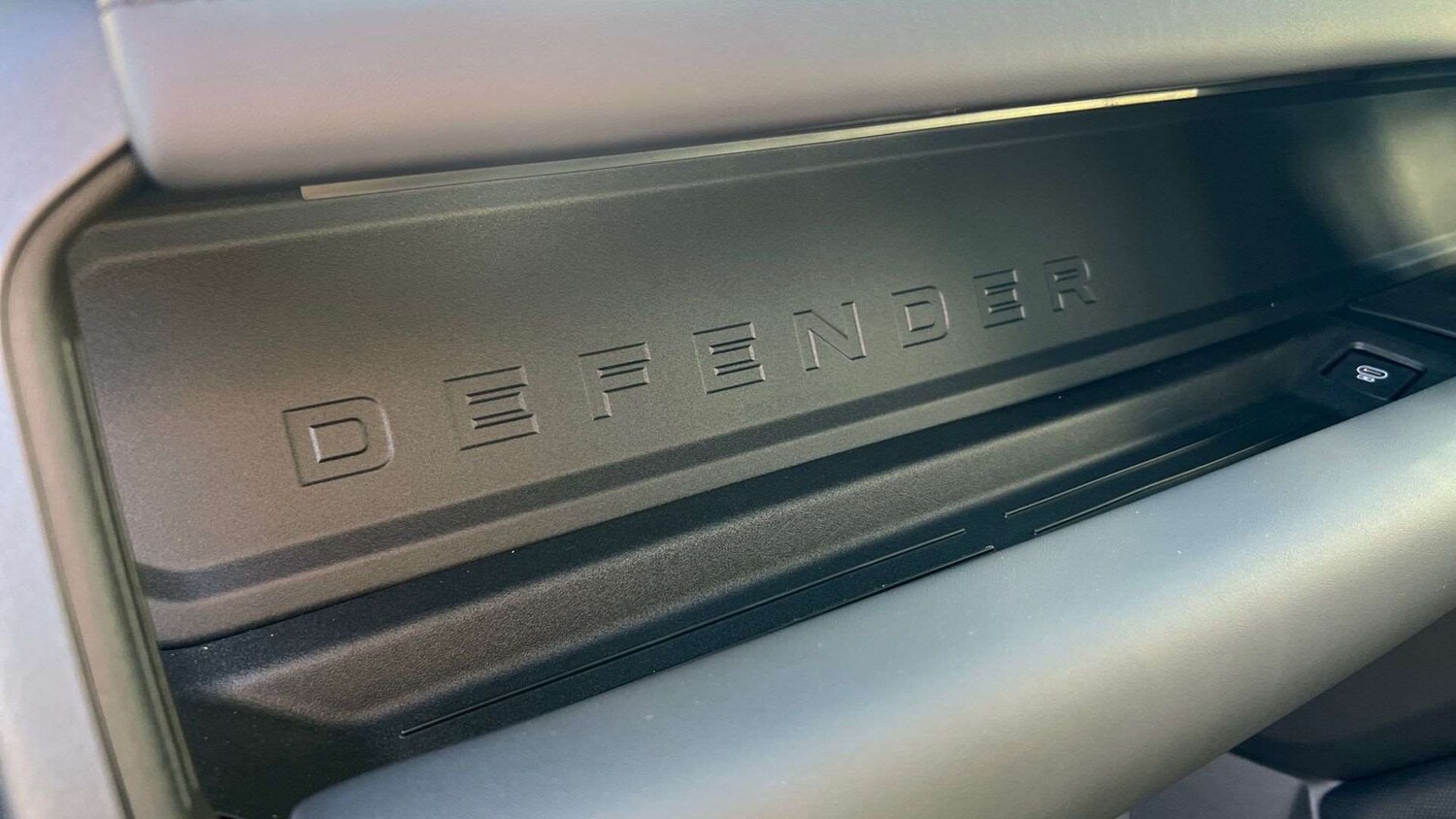 Used Land Rover Defender 2023 for sale - 76564325: Photo 31