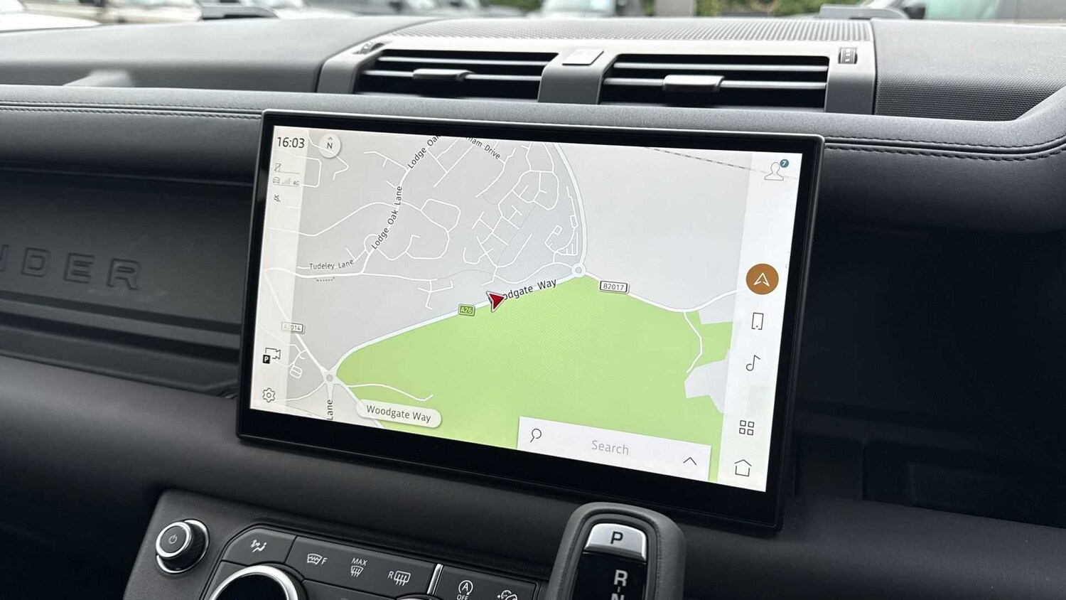 Used Land Rover Defender 2025 for sale - 76460570: Photo 11