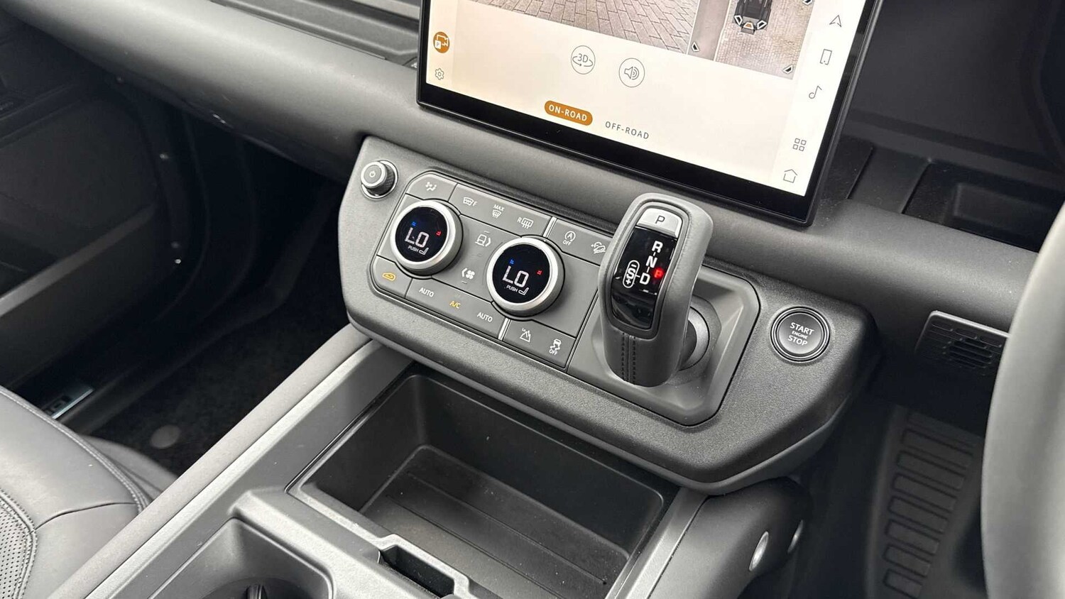 Used Land Rover Defender 2025 for sale - 76460570: Photo 13