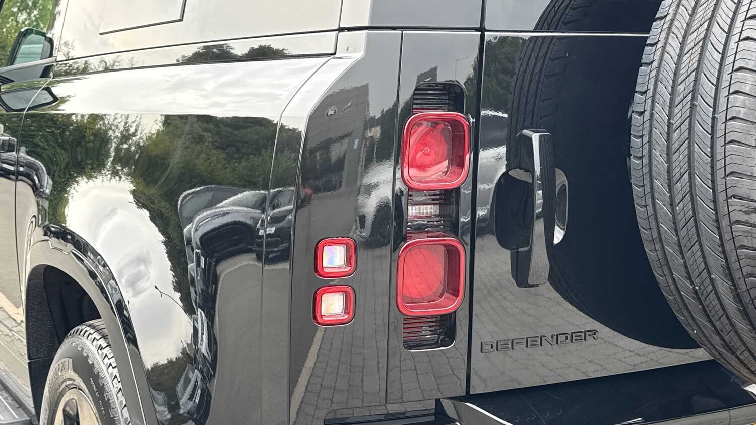 Used Land Rover Defender 2025 for sale - 76460570: Photo 19