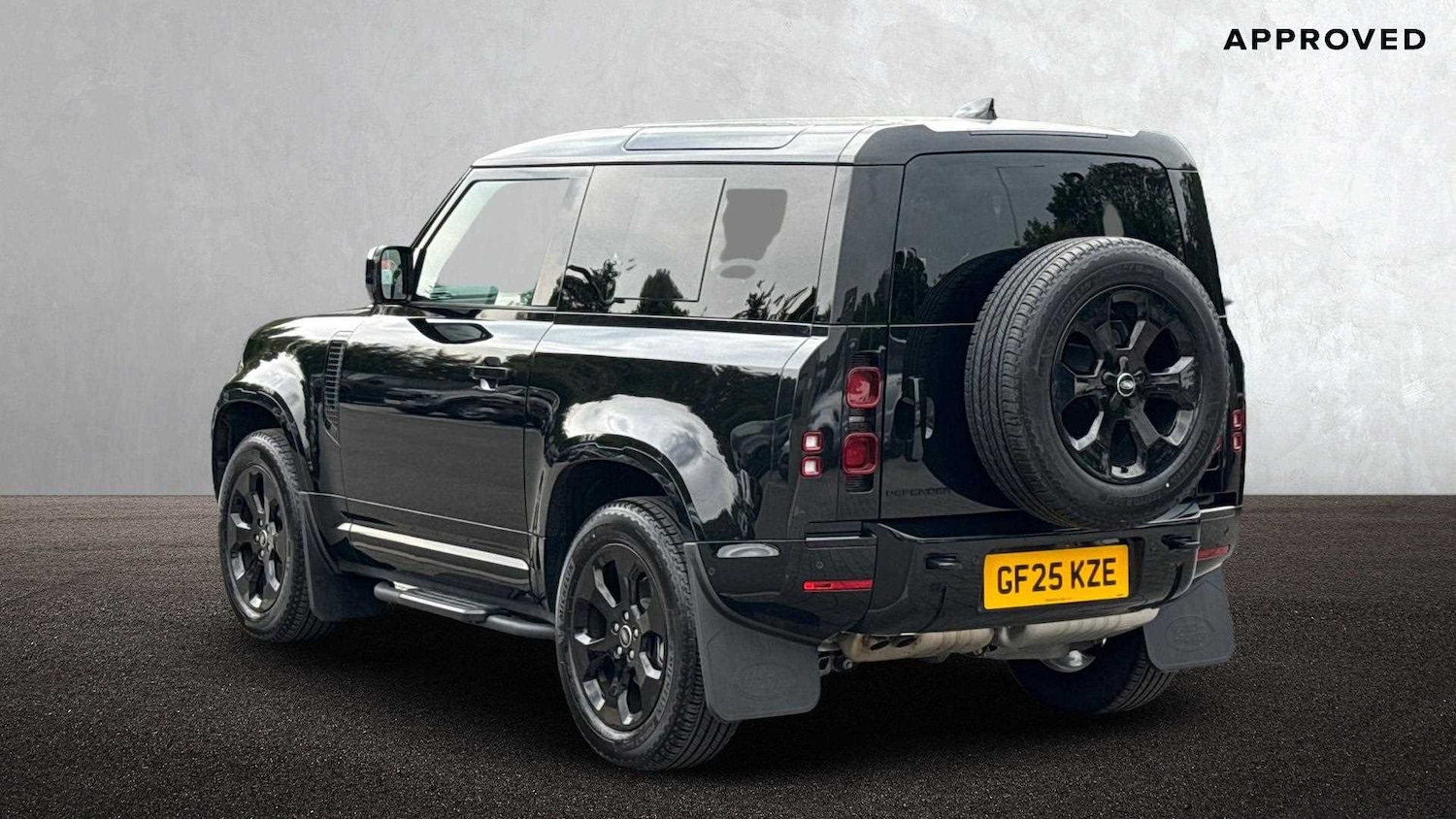 Used Land Rover Defender 2025 for sale - 76460570: Photo 2