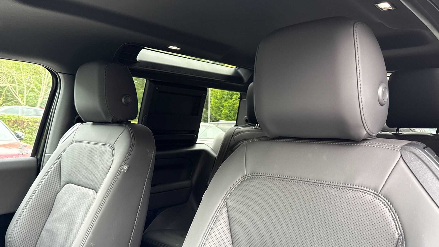 Used Land Rover Defender 2025 for sale - 76460570: Photo 22