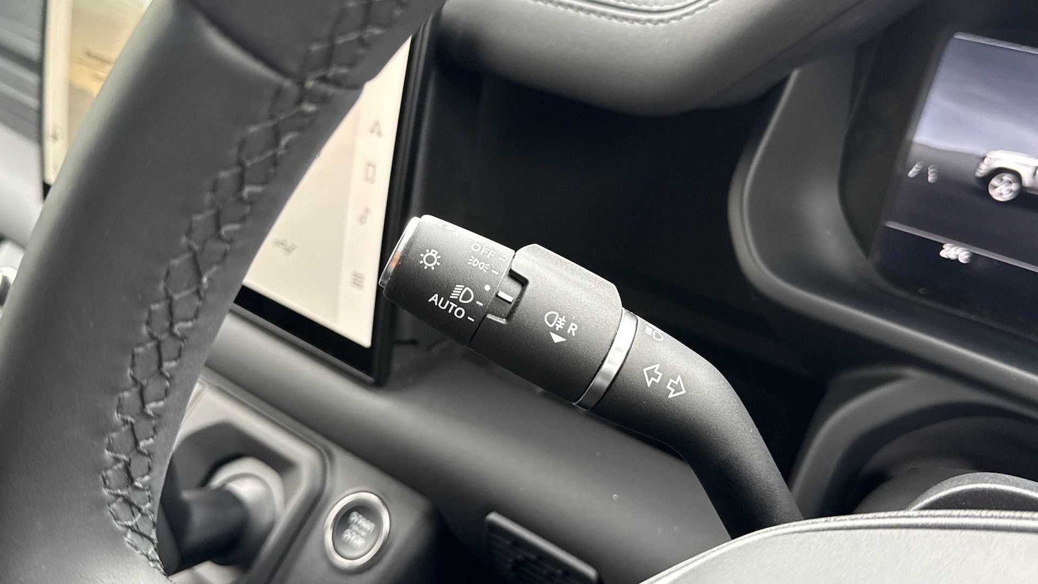 Used Land Rover Defender 2025 for sale - 76460570: Photo 26