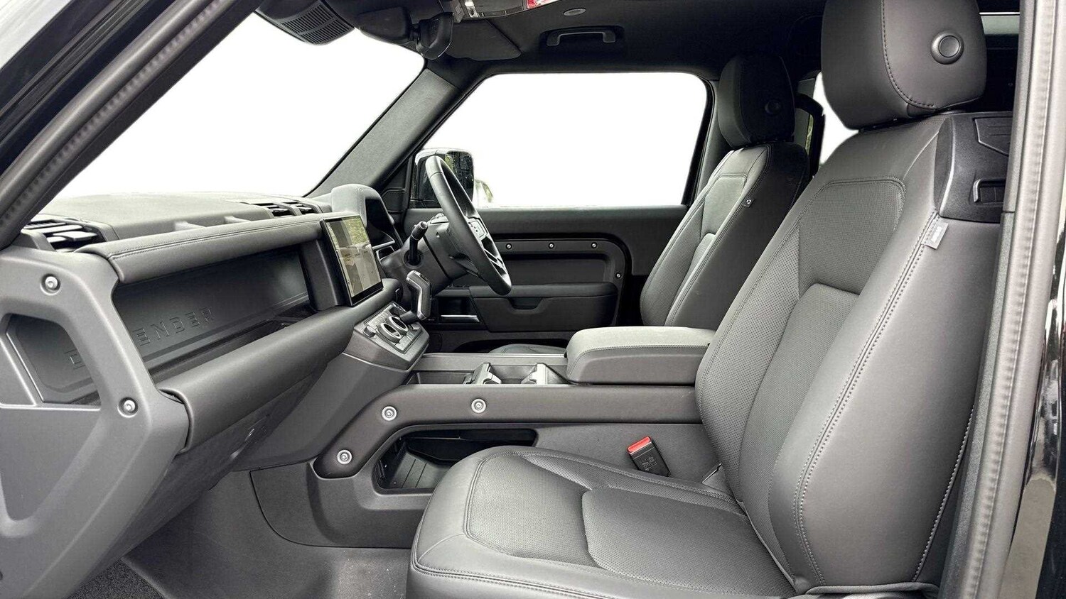 Used Land Rover Defender 2025 for sale - 76460570: Photo 3