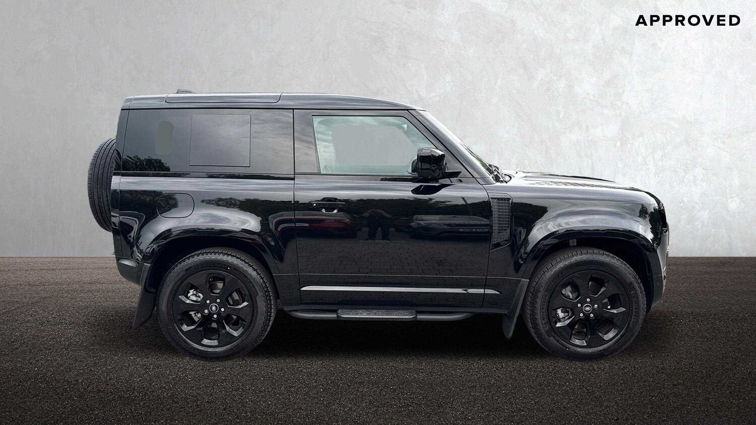 Used Land Rover Defender 2025 for sale - 76460570: Photo 5