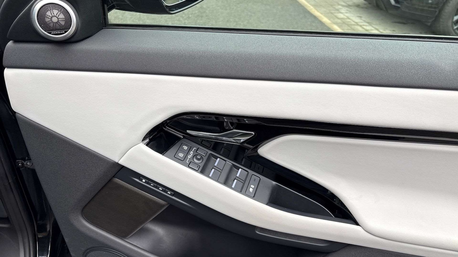 Used Land Rover Range Rover Evoque 2025 for sale - 77527082: Photo 30