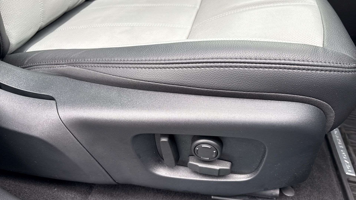 Used Land Rover Range Rover Evoque 2025 for sale - 77527082: Photo 31