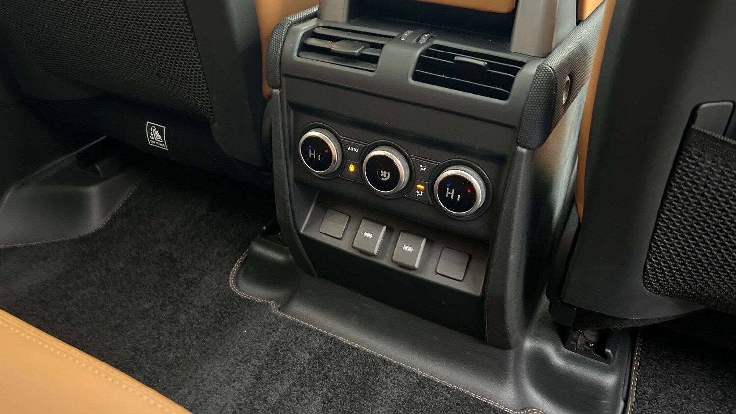 Used Land Rover Defender 2023 for sale - 77674784: Photo 18