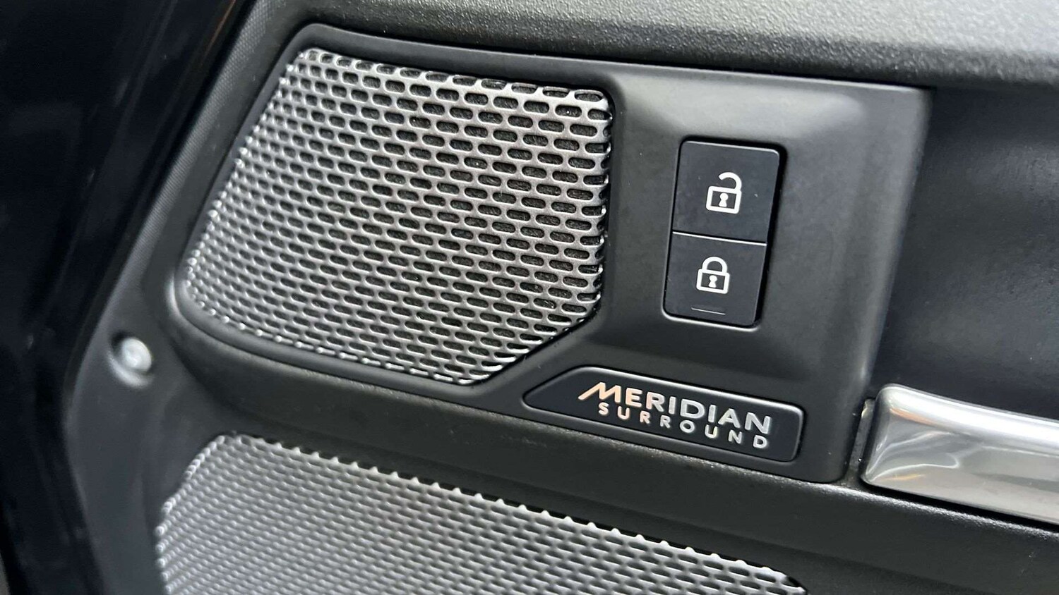 Used Land Rover Defender 2023 for sale - 77674784: Photo 24