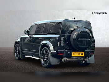 Used Land Rover Defender 2023 for sale - 77674784: Photo