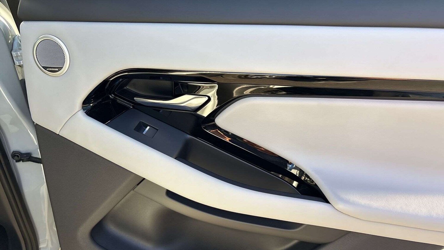 Used Land Rover Range Rover Evoque 2024 for sale - 77740886: Photo 32