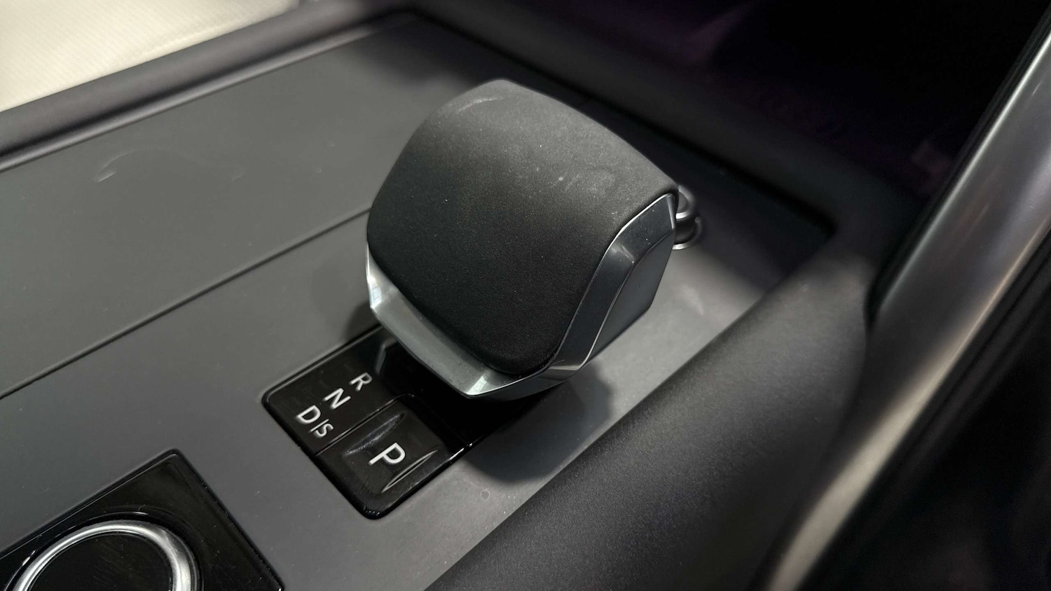 Used Land Rover Discovery 2024 for sale - 76460099: Photo 13