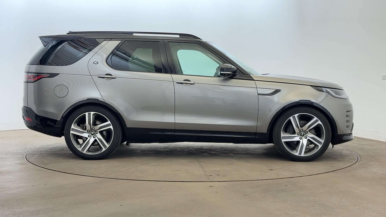 Used Land Rover Discovery 2024 for sale - 76460099: Photo 5