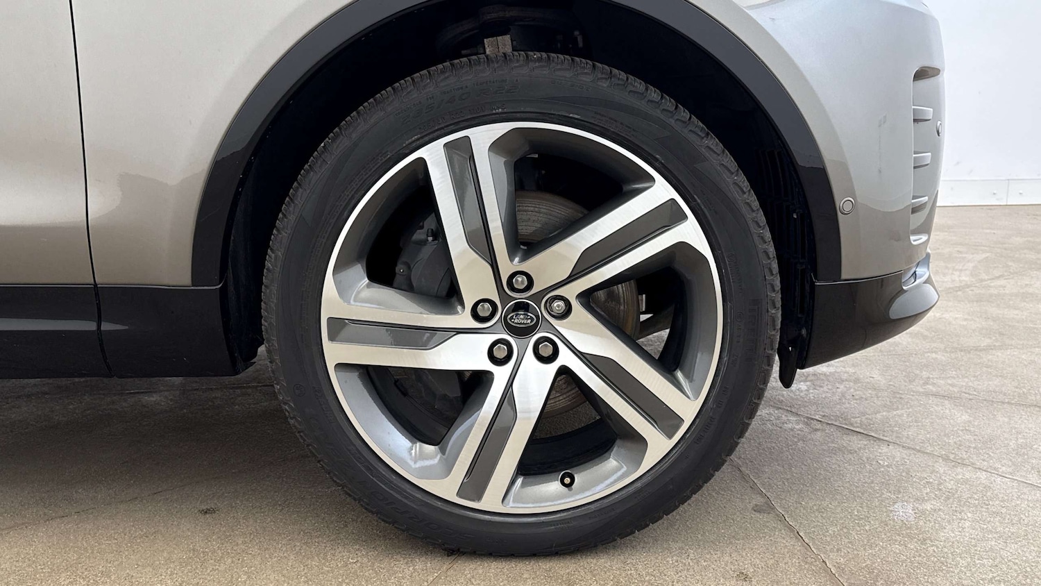 Used Land Rover Discovery 2024 for sale - 76460099: Photo 8