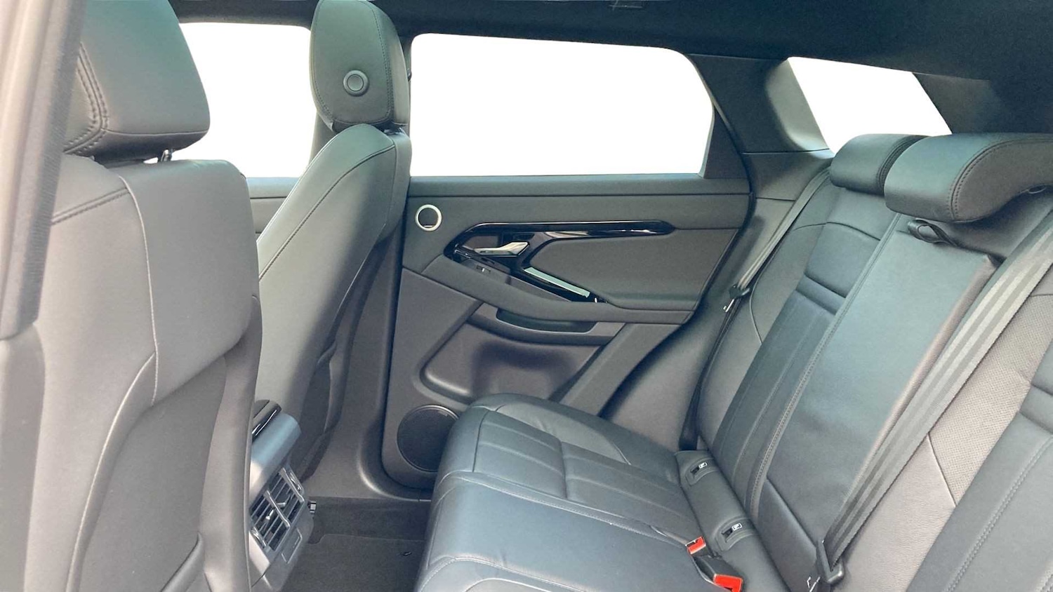 Used Land Rover Range Rover Evoque 2025 for sale - 76460482: Photo 4