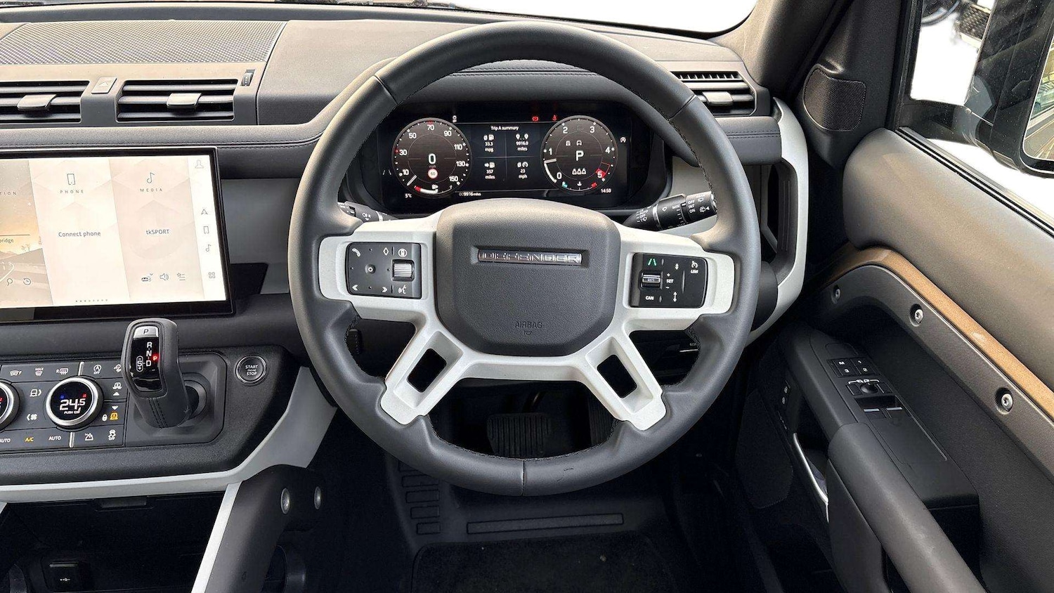 Used Land Rover Defender 2025 for sale - 76889751: Photo 15