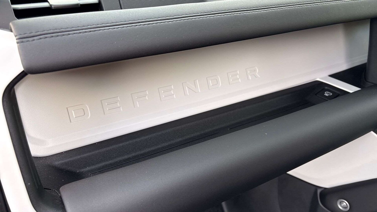 Used Land Rover Defender 2025 for sale - 76889751: Photo 31