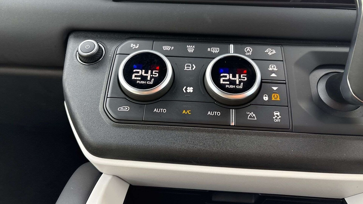 Used Land Rover Defender 2025 for sale - 76889751: Photo 35