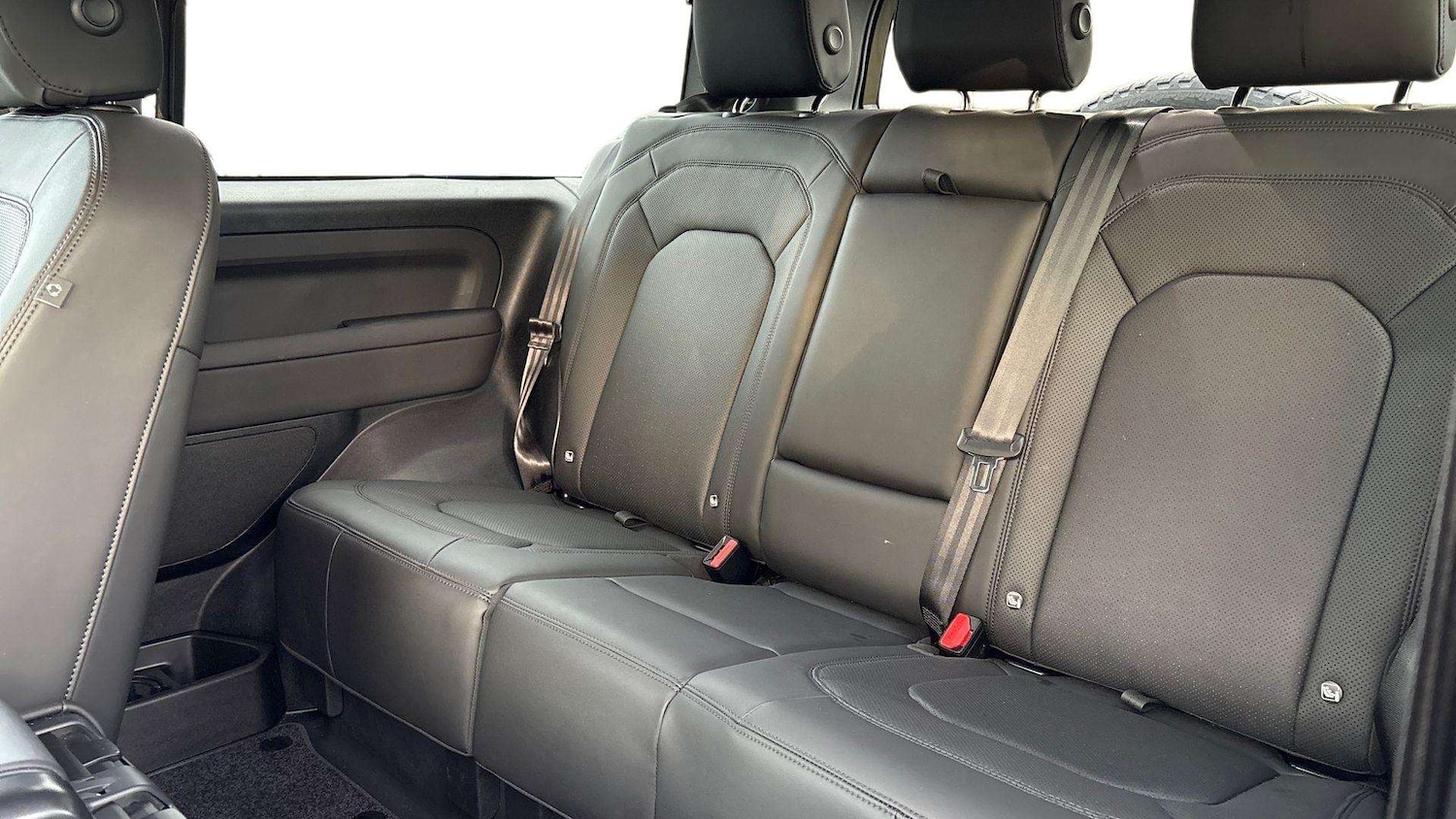 Used Land Rover Defender 2025 for sale - 76889751: Photo 4