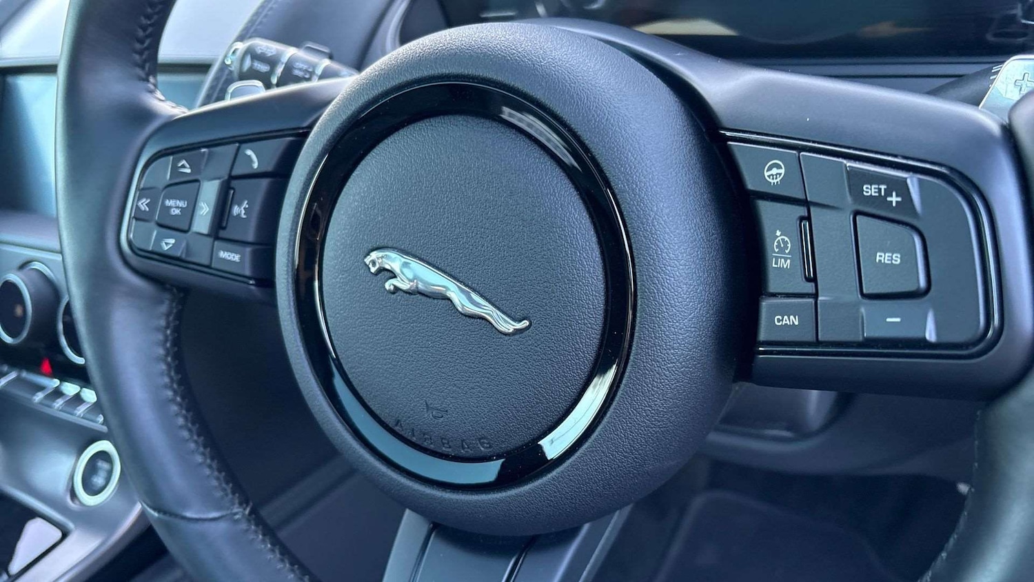 Used Jaguar F-Type 2024 for sale - 76718297: Photo 26