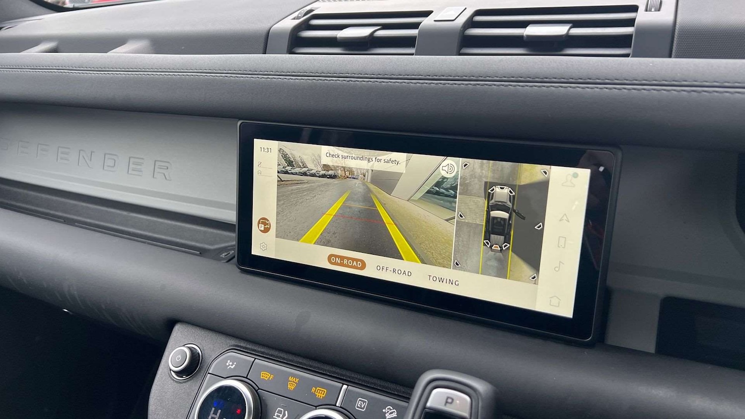 Used Land Rover Defender 2023 for sale - 76902260: Photo 12