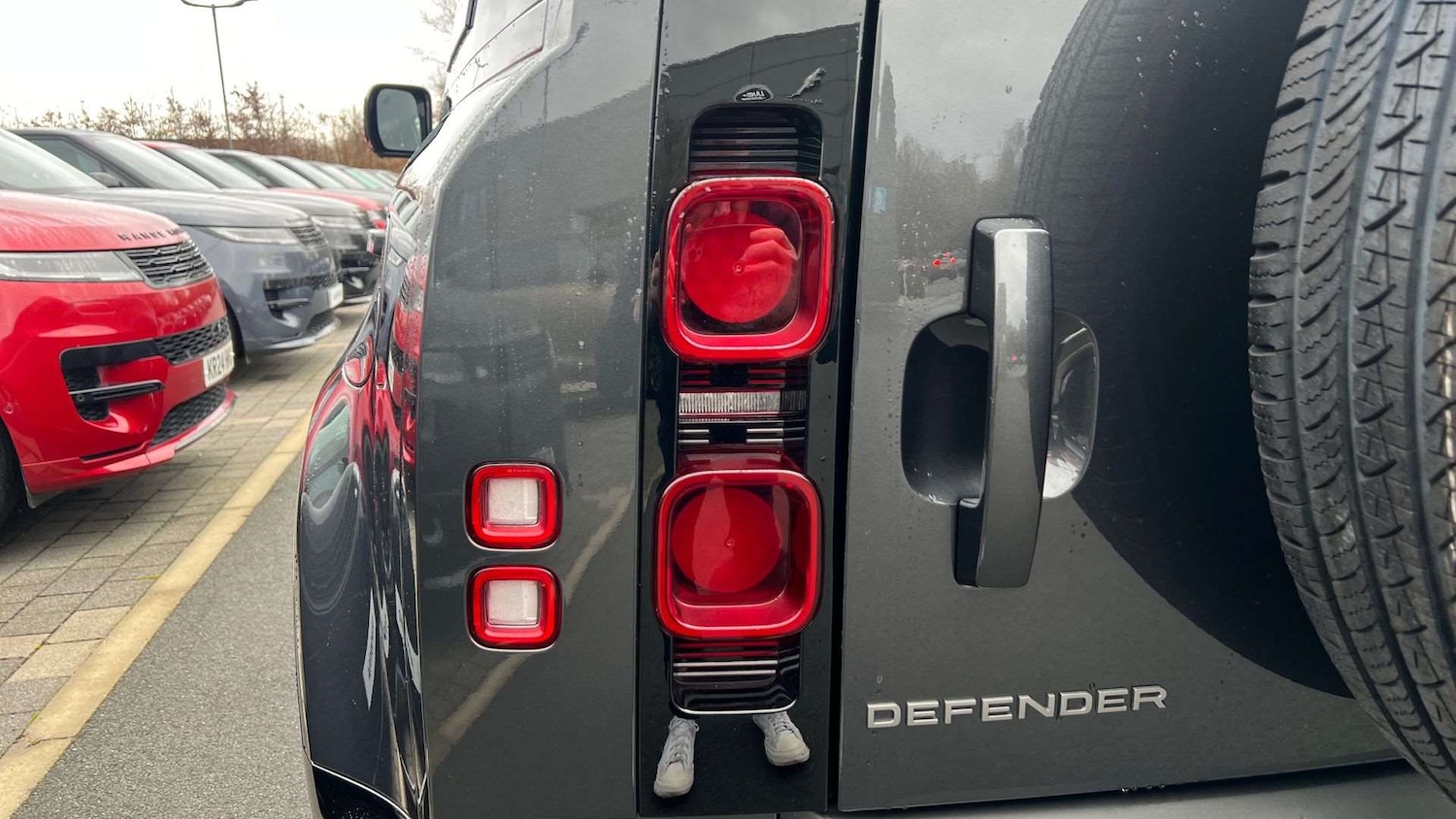 Used Land Rover Defender 2023 for sale - 76902260: Photo 26