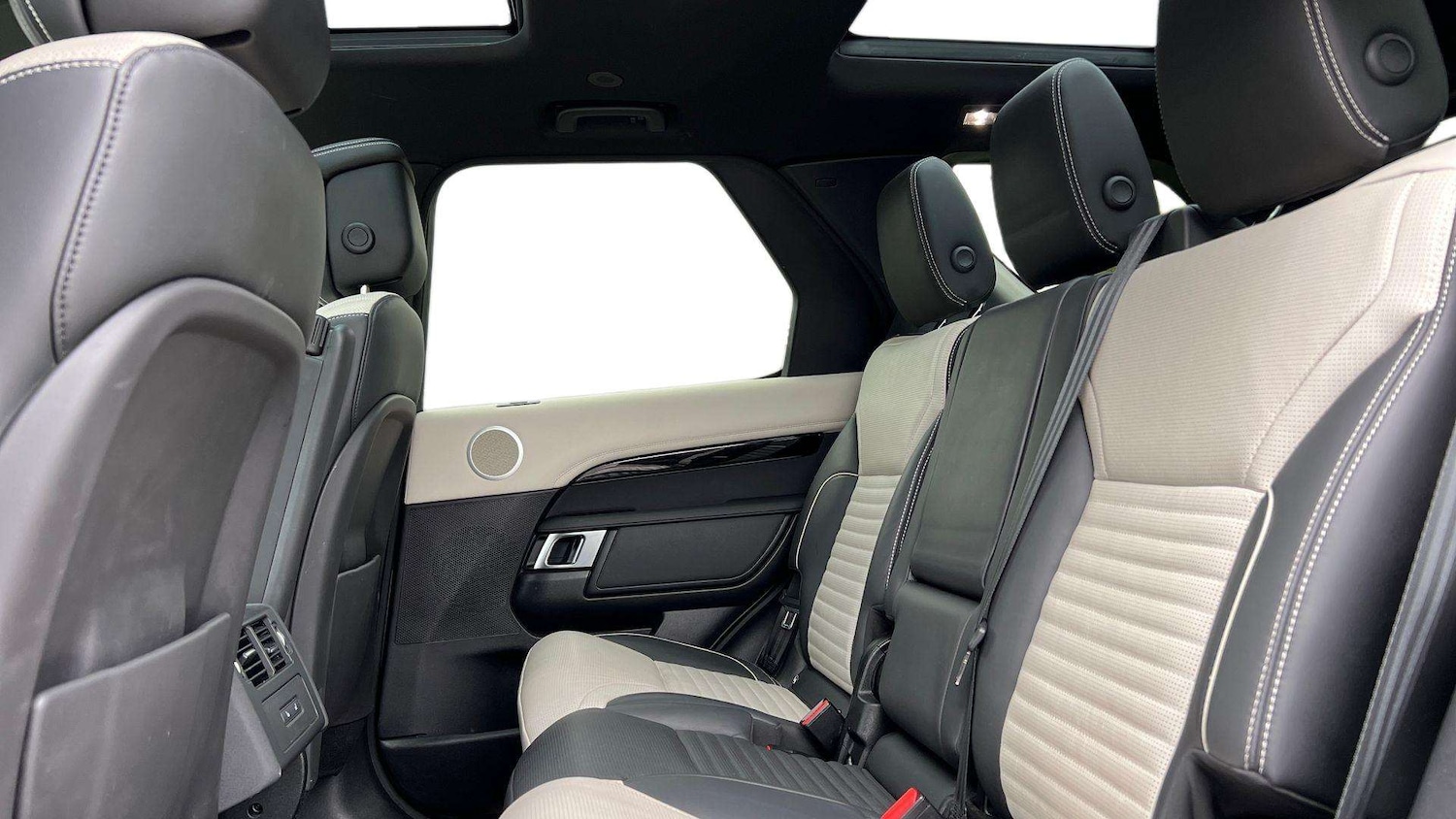 Used Land Rover Discovery 2023 for sale - 76459910: Photo 4