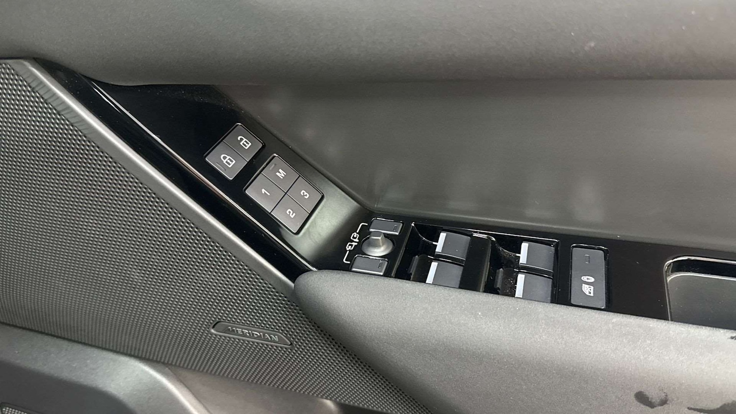 Used Land Rover Range Rover Velar 2025 for sale - 76460646: Photo 24