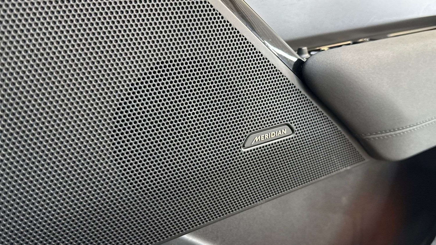 Used Land Rover Range Rover Velar 2025 for sale - 76460646: Photo 25