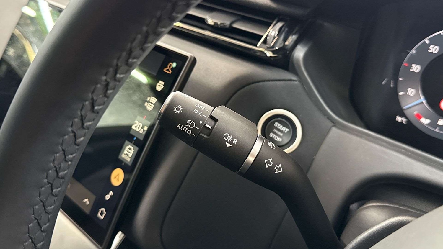 Used Land Rover Range Rover Velar 2025 for sale - 76460646: Photo 26