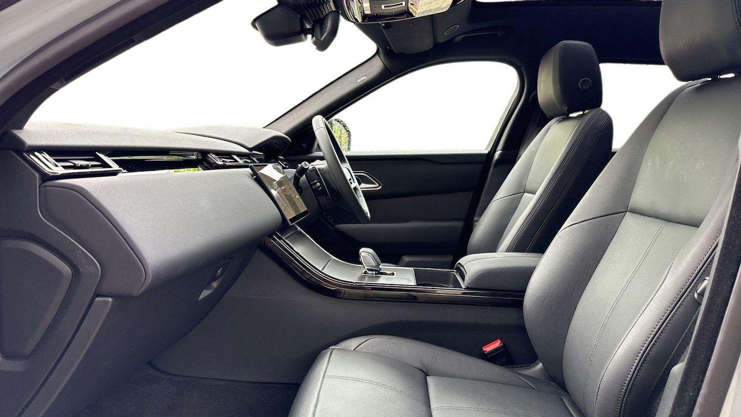 Used Land Rover Range Rover Velar 2025 for sale - 76460646: Photo 3