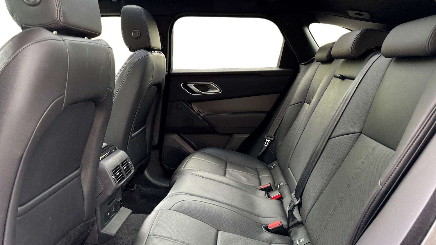 Used Land Rover Range Rover Velar 2025 for sale - 76460646: Photo 4