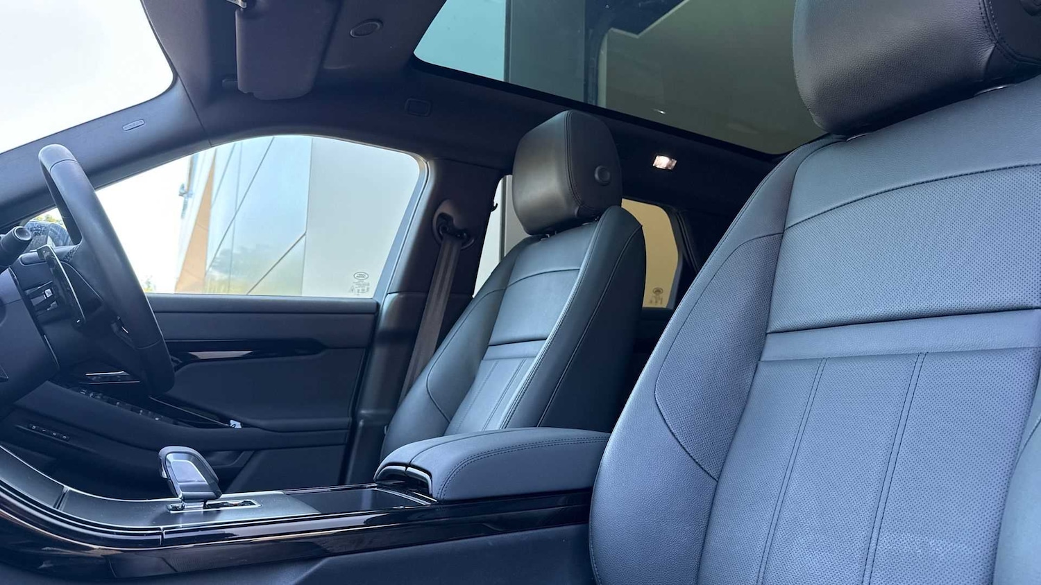 Used Land Rover Range Rover Evoque 2025 for sale - 76460541: Photo 21