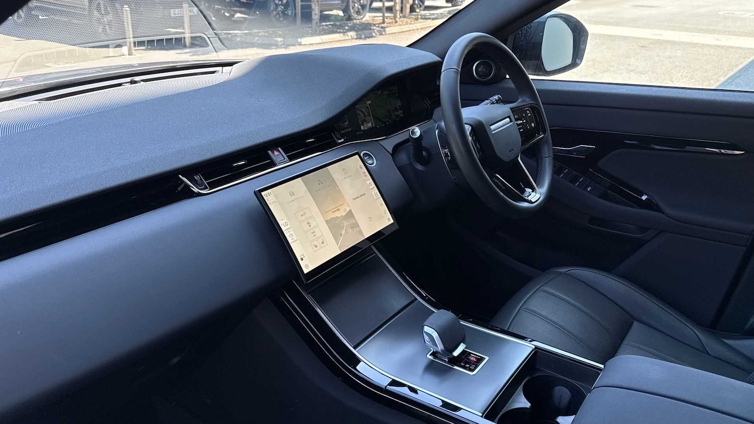 Used Land Rover Range Rover Evoque 2025 for sale - 76460541: Photo 23